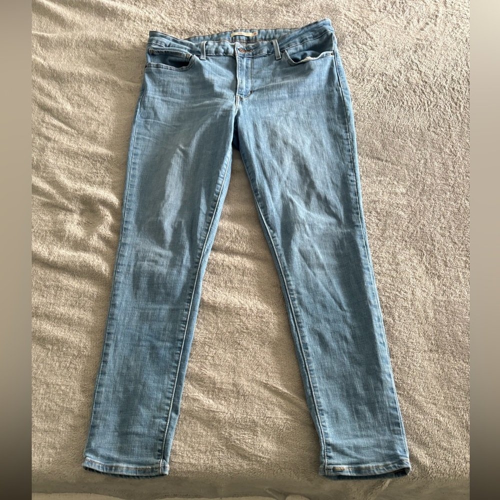 Levi 711 skinny jeans